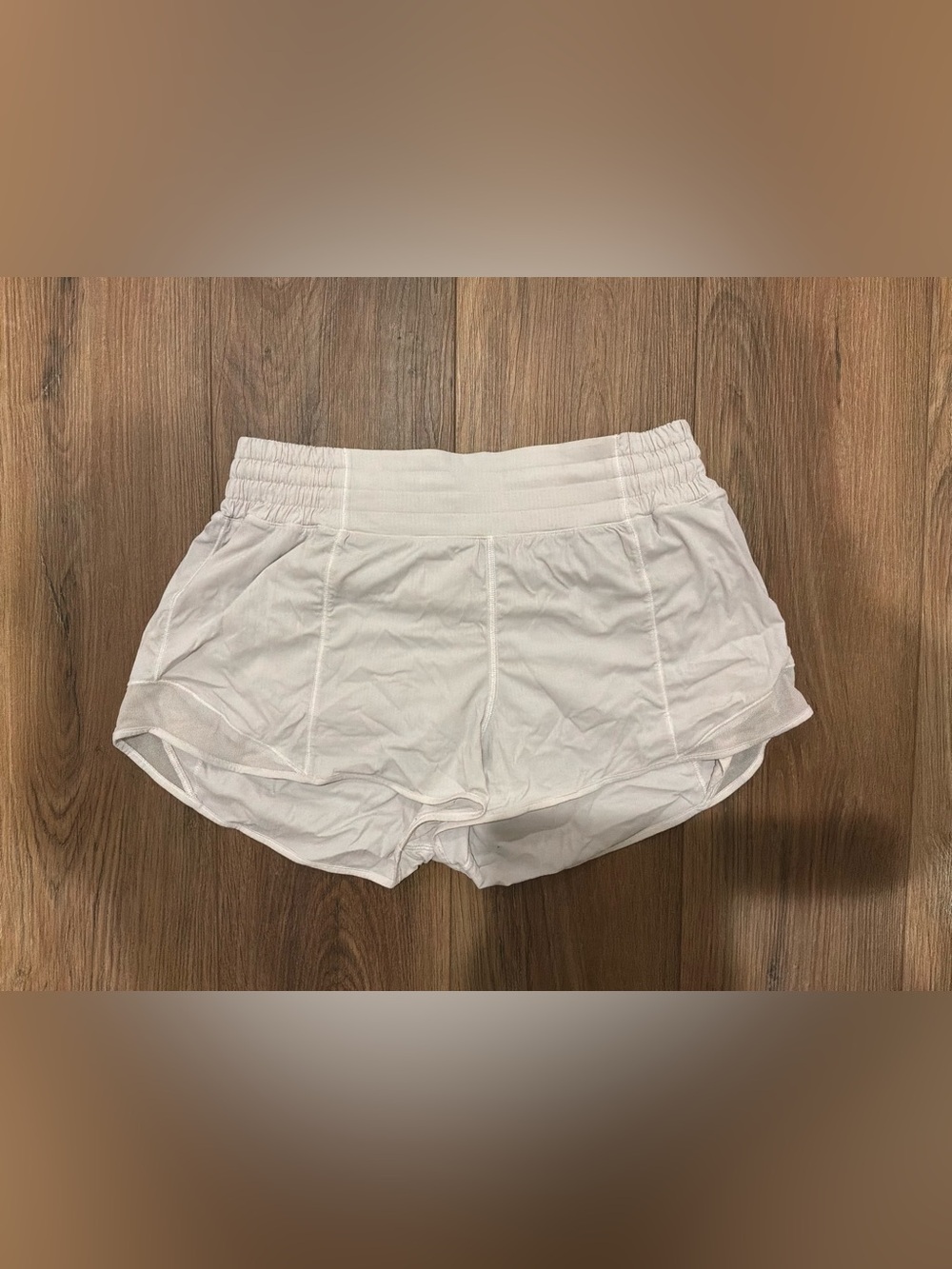 White Lululemon Hotty Hot 2.5 inch high rise short size 8